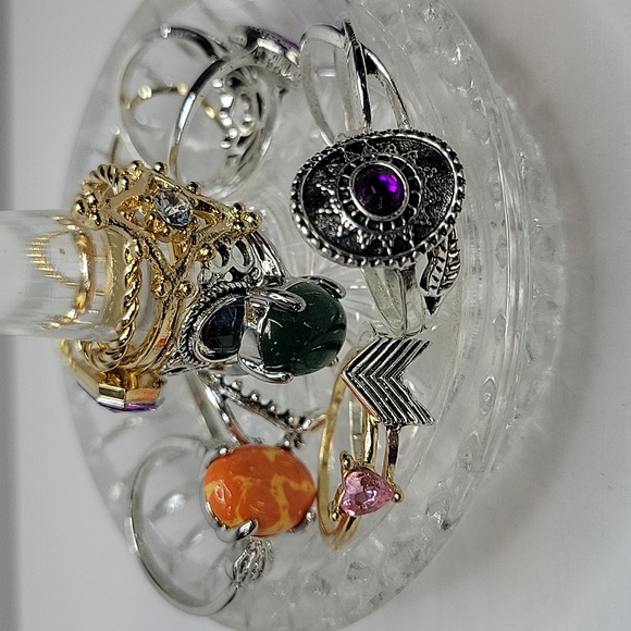Glass Ring Dish With Rings - Picture 2 of 3